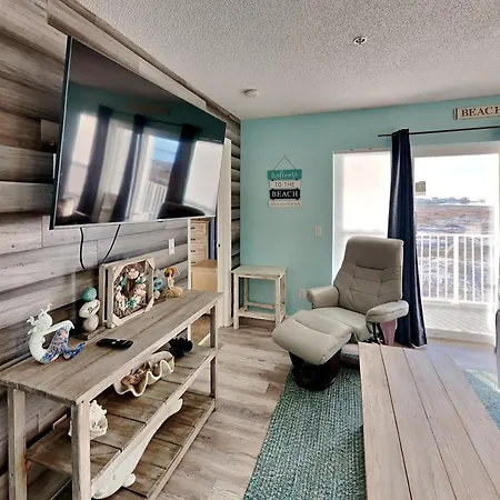 Amazing Home In Navarre Beach With Outdoor Swimming Pool And 3 Bedrooms